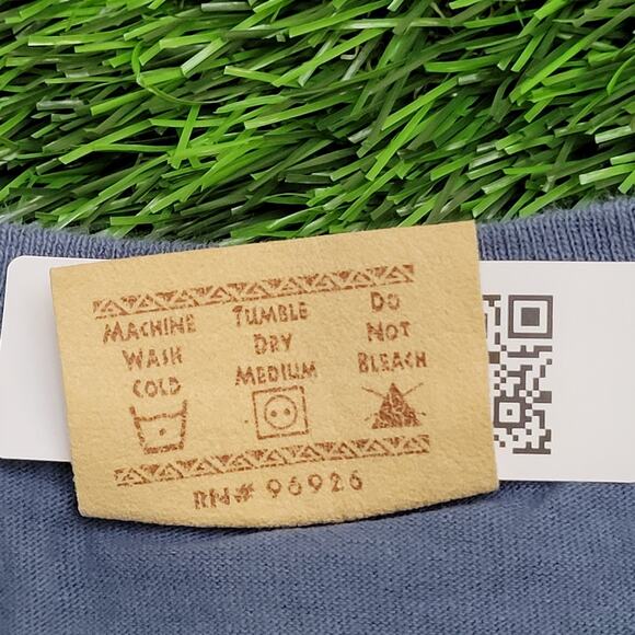 Vintage The-Mountain White Tigers Shirt Large 22x27 Faded Grayish Blue Y2K - Picture 14 of 15